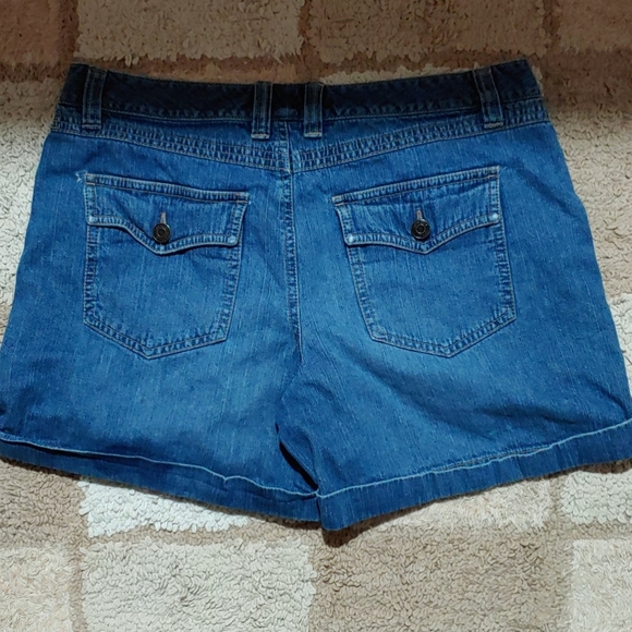 😳2-4 $13 Sonoma size 8 jean shorts! - Picture 1 of 4